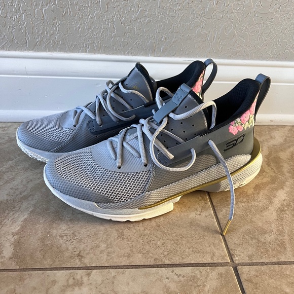 Curry 7 Women’s 11 - Picture 1 of 2